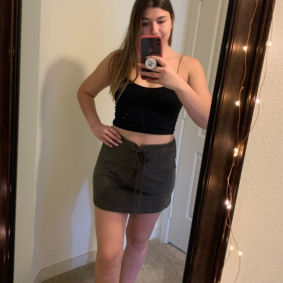 Leith faux suede skirt with lace up - Picture 3 of 3